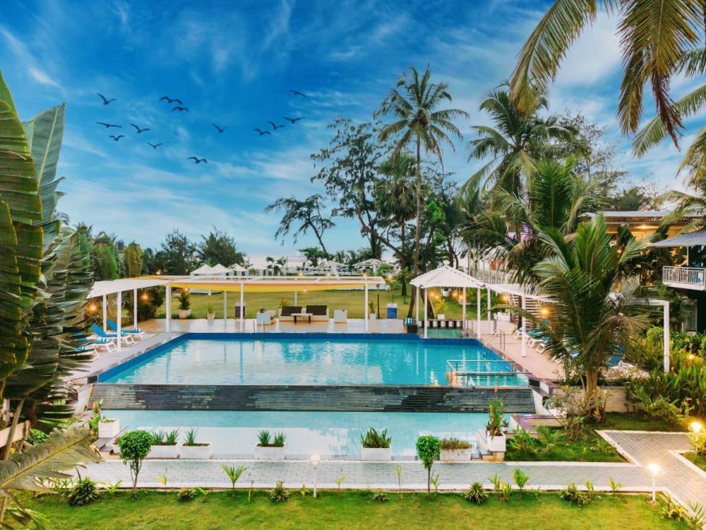 Foxoso La Beach Resort & Spa Old Goa Εξωτερικό φωτογραφία